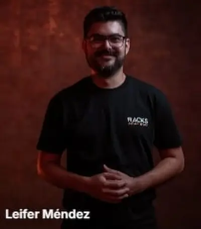 Leifer Méndez – ingeniero full-stack y cofundador de BuilderBot en Racks Academy