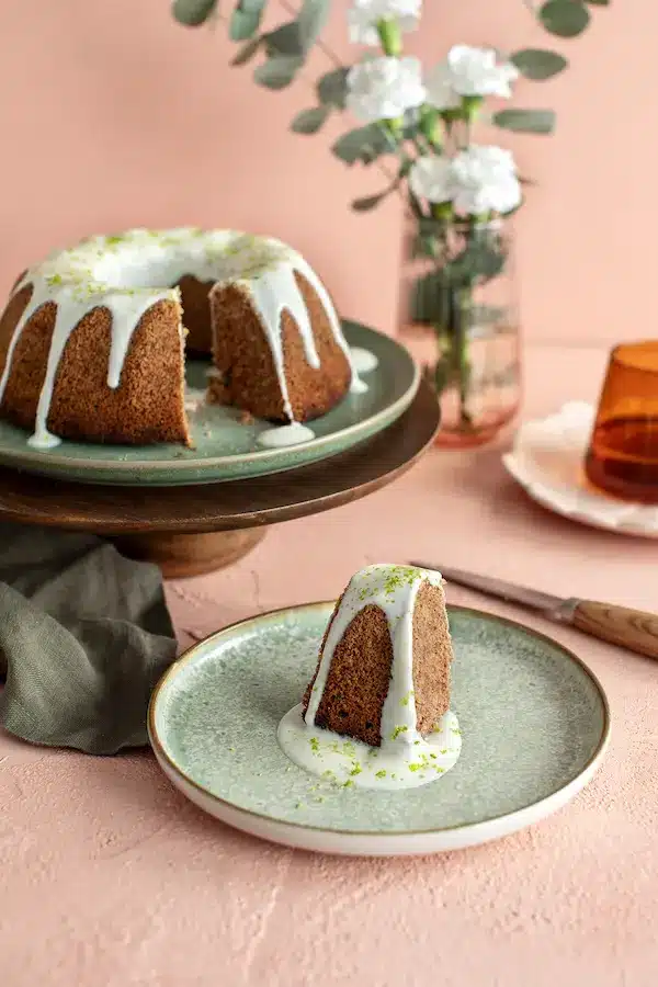Bizcocho glaseado de limón saludable sin gluten, receta de Lucía Gómez en Cocinando el Cambio